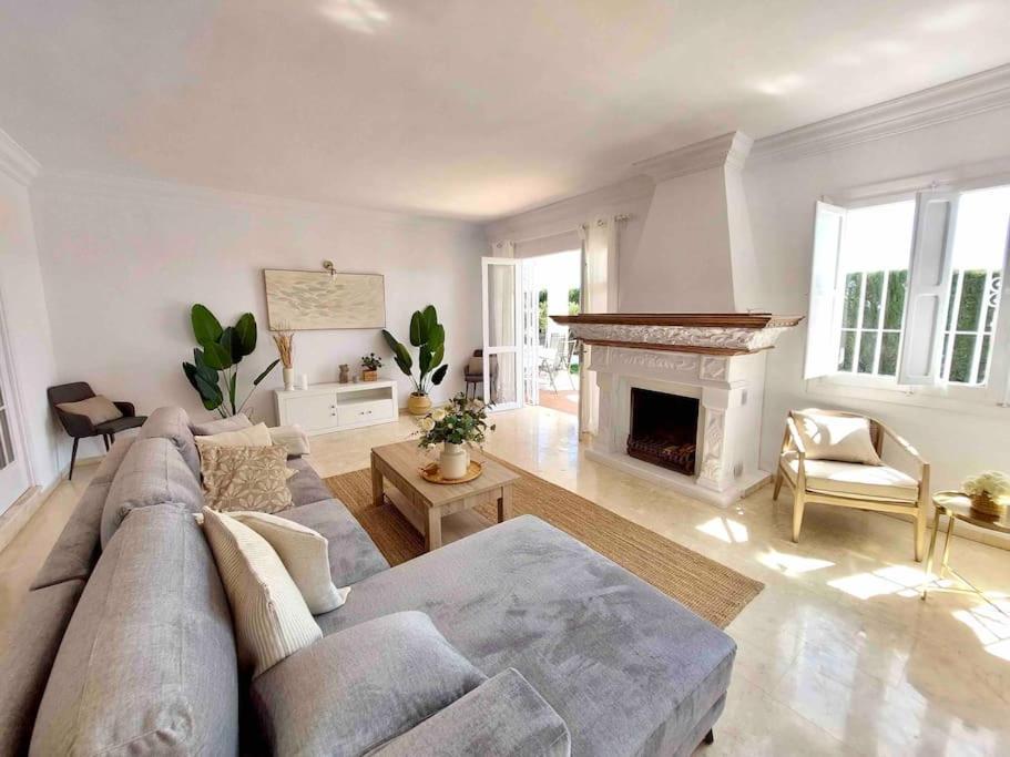 Caleta Beach House Villa Beatriz Sinese Design Torre Del Mar Εξωτερικό φωτογραφία