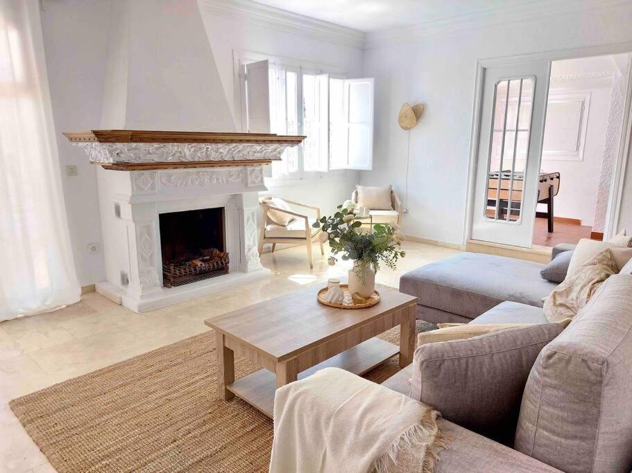 Caleta Beach House Villa Beatriz Sinese Design Torre Del Mar Εξωτερικό φωτογραφία