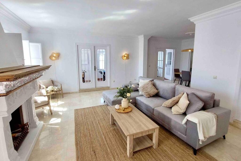 Caleta Beach House Villa Beatriz Sinese Design Torre Del Mar Εξωτερικό φωτογραφία