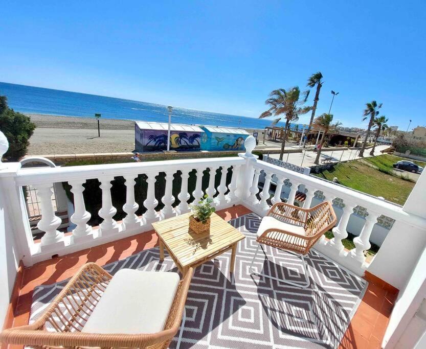 Caleta Beach House Villa Beatriz Sinese Design Torre Del Mar Εξωτερικό φωτογραφία