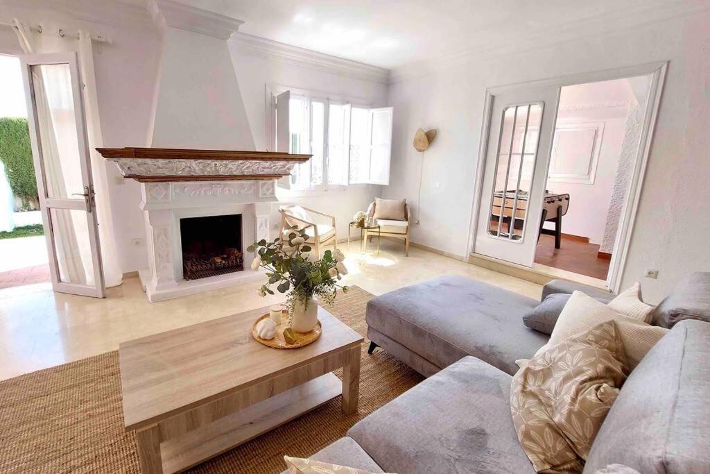 Caleta Beach House Villa Beatriz Sinese Design Torre Del Mar Εξωτερικό φωτογραφία