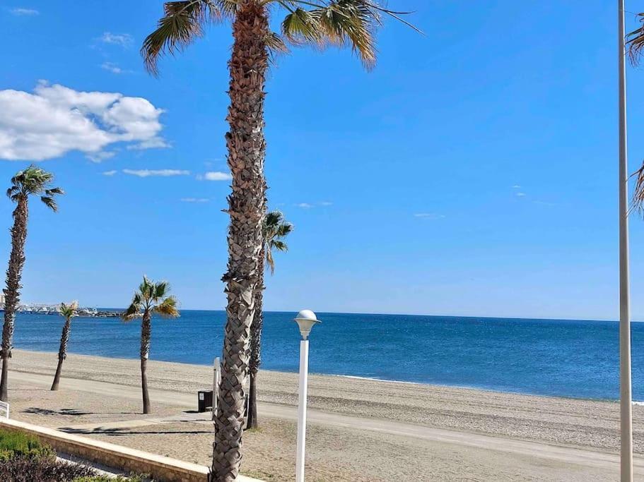 Caleta Beach House Villa Beatriz Sinese Design Torre Del Mar Εξωτερικό φωτογραφία