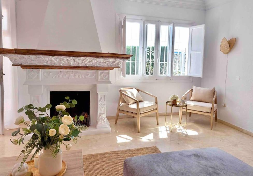 Caleta Beach House Villa Beatriz Sinese Design Torre Del Mar Εξωτερικό φωτογραφία