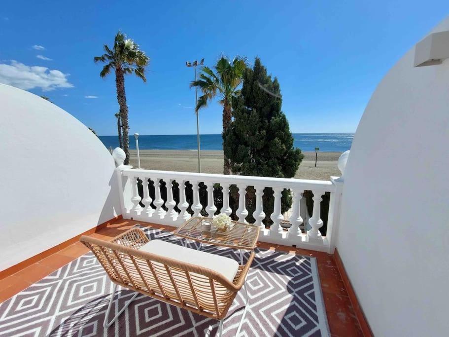 Caleta Beach House Villa Beatriz Sinese Design Torre Del Mar Εξωτερικό φωτογραφία