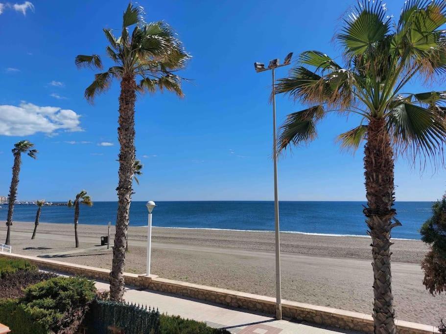 Caleta Beach House Villa Beatriz Sinese Design Torre Del Mar Εξωτερικό φωτογραφία