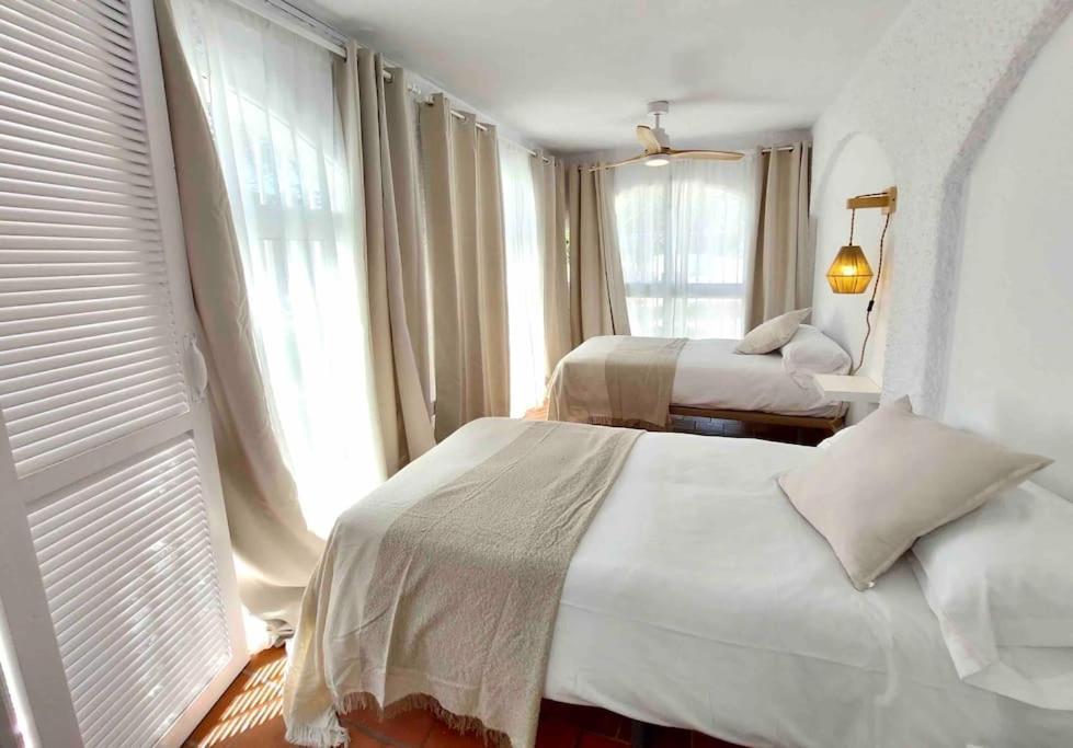 Caleta Beach House Villa Beatriz Sinese Design Torre Del Mar Εξωτερικό φωτογραφία